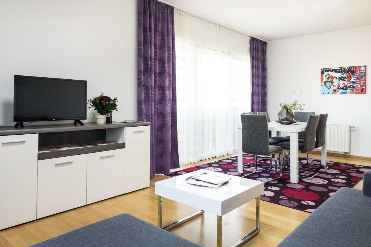 2 Bedroom Apt. In The Business Zone- Free Parking Zagreb Exterior foto
